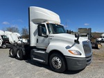 LN326015 - 2020 International LT625: Picture, Right Front Corner