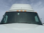 NN432659 - 2022 International LT625: Glass