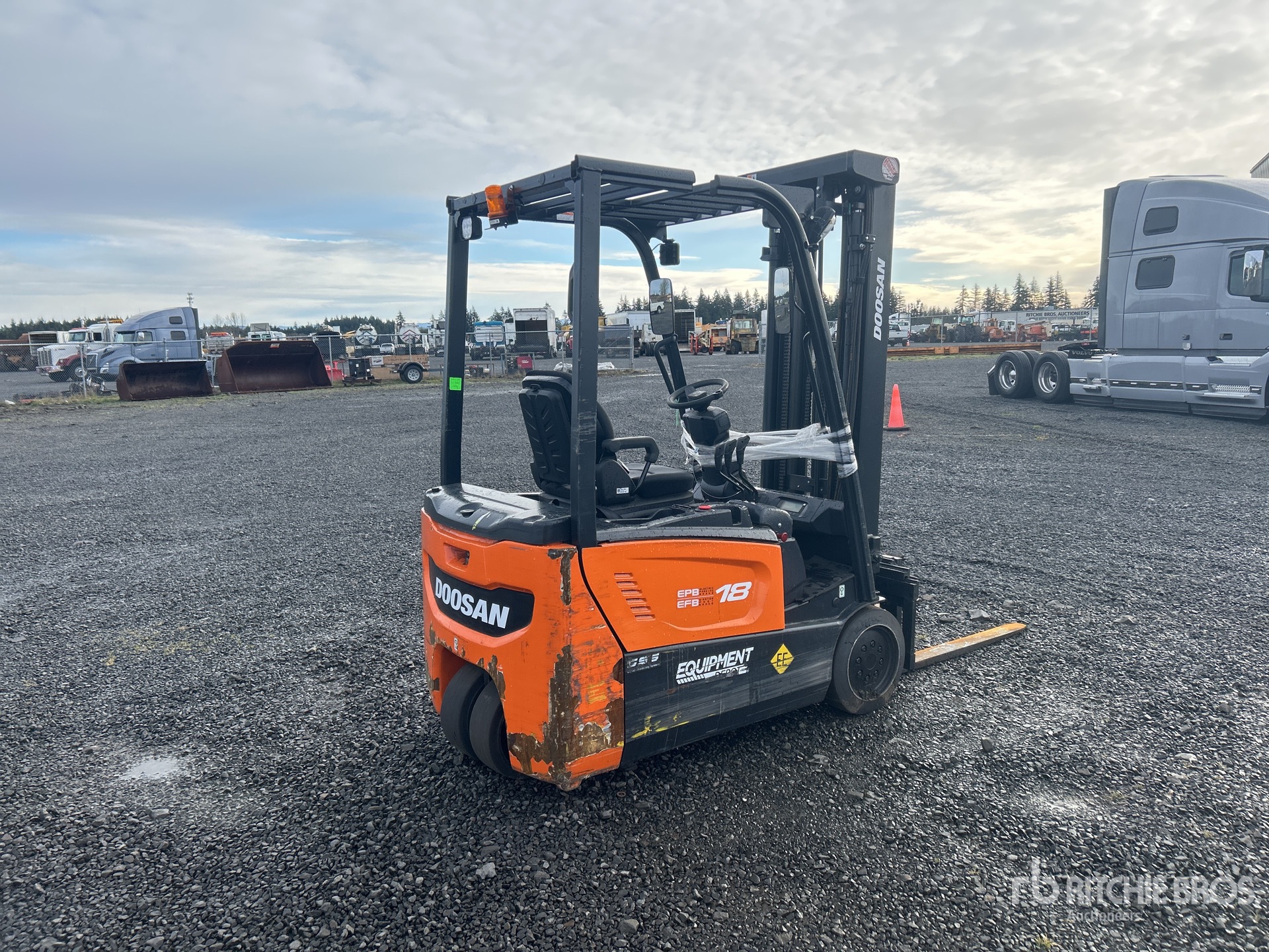 MONTACARGAS ELéCTRICO DOOSAN B18T7PLUS