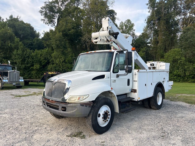 2005 Altec TA40 41 ft on 2005 International 4200 4200 4x2 Bucket Truck