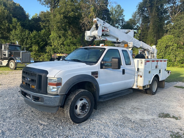 2009 Altec AT37-G 37 ft on 2009 Ford F-550 XL 4x2 Extended Cab Bucket Truck