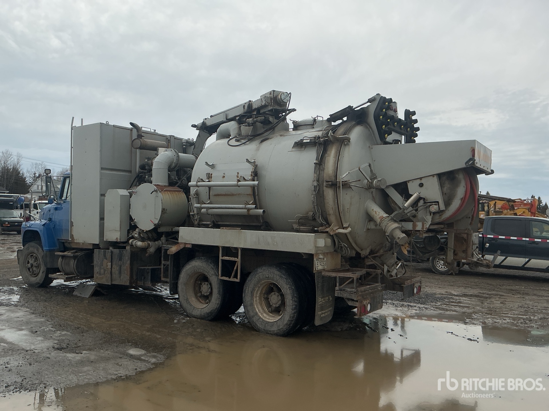 General Appearance with Picture, Left Rear Corner