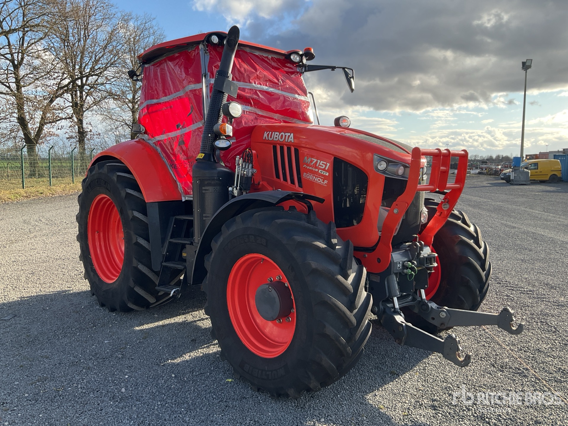 General Appearance with Picture, Right Front Corner