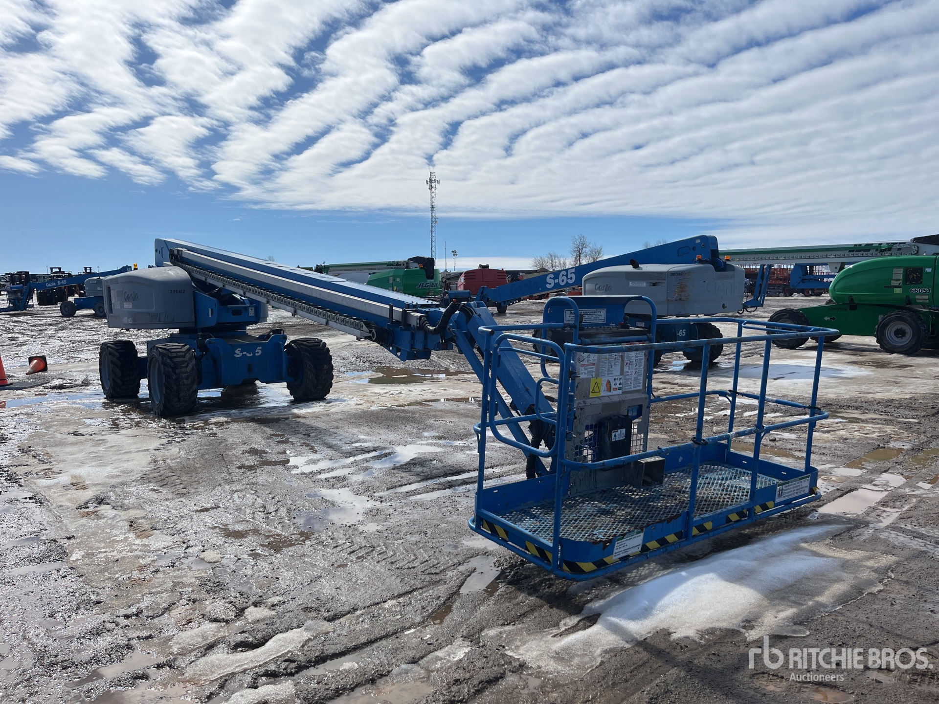 General Appearance with Picture, Right Front Corner