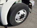 LN821798 - 2020 International RH613: Right Steer Tire