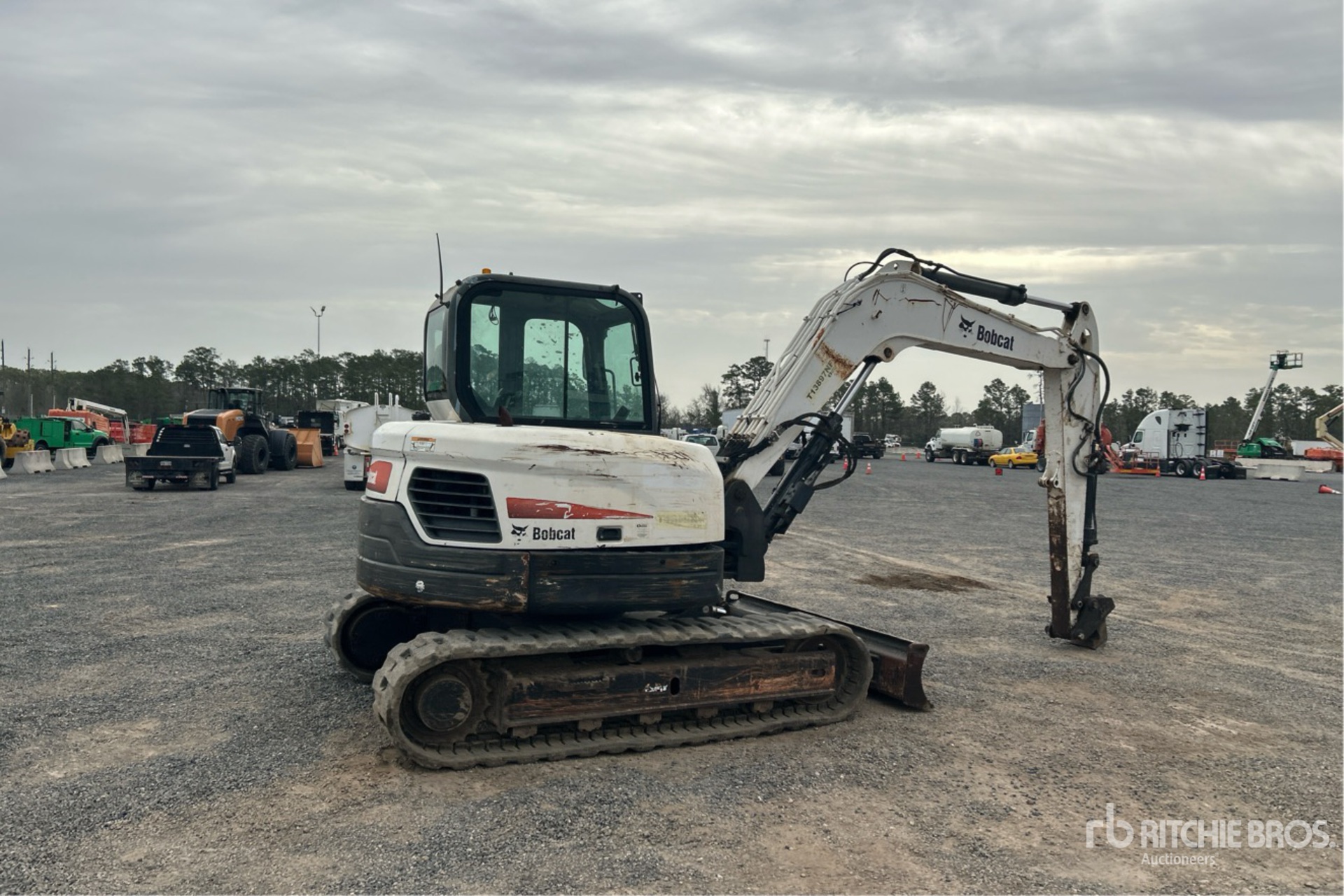 General Appearance with Picture, Right Rear Corner