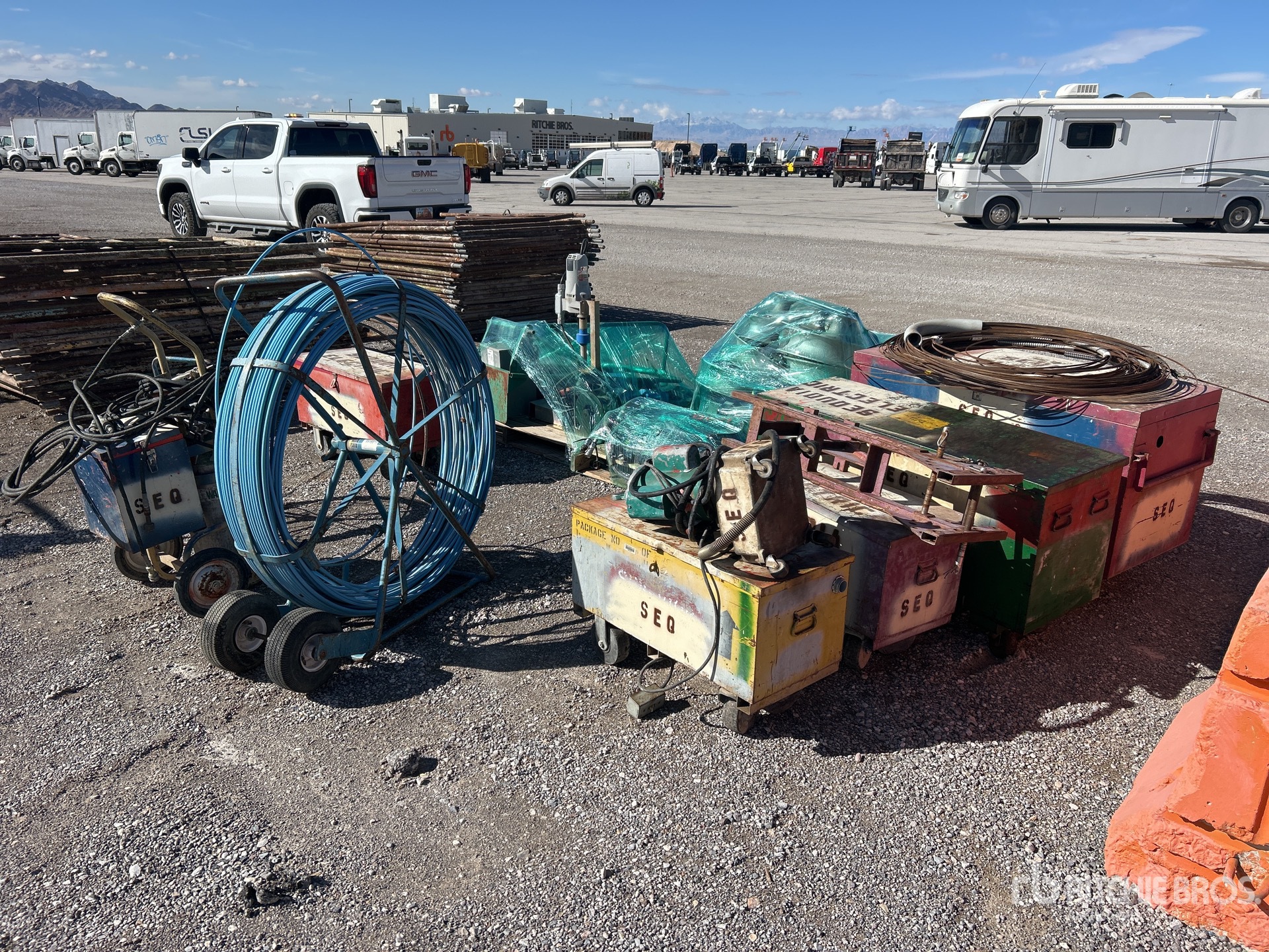 General Appearance with Foto, angolo anteriore sinistro