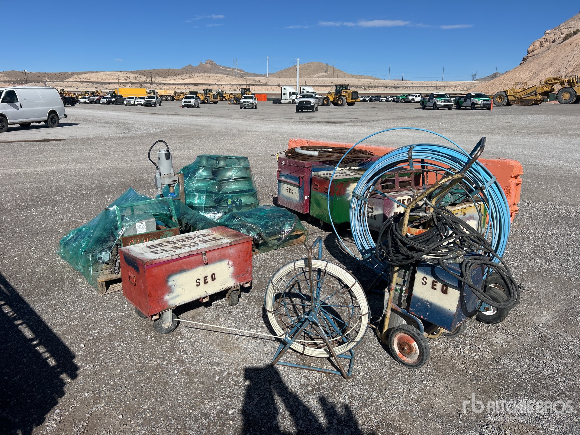 General Appearance with Foto, angolo posteriore sinistro