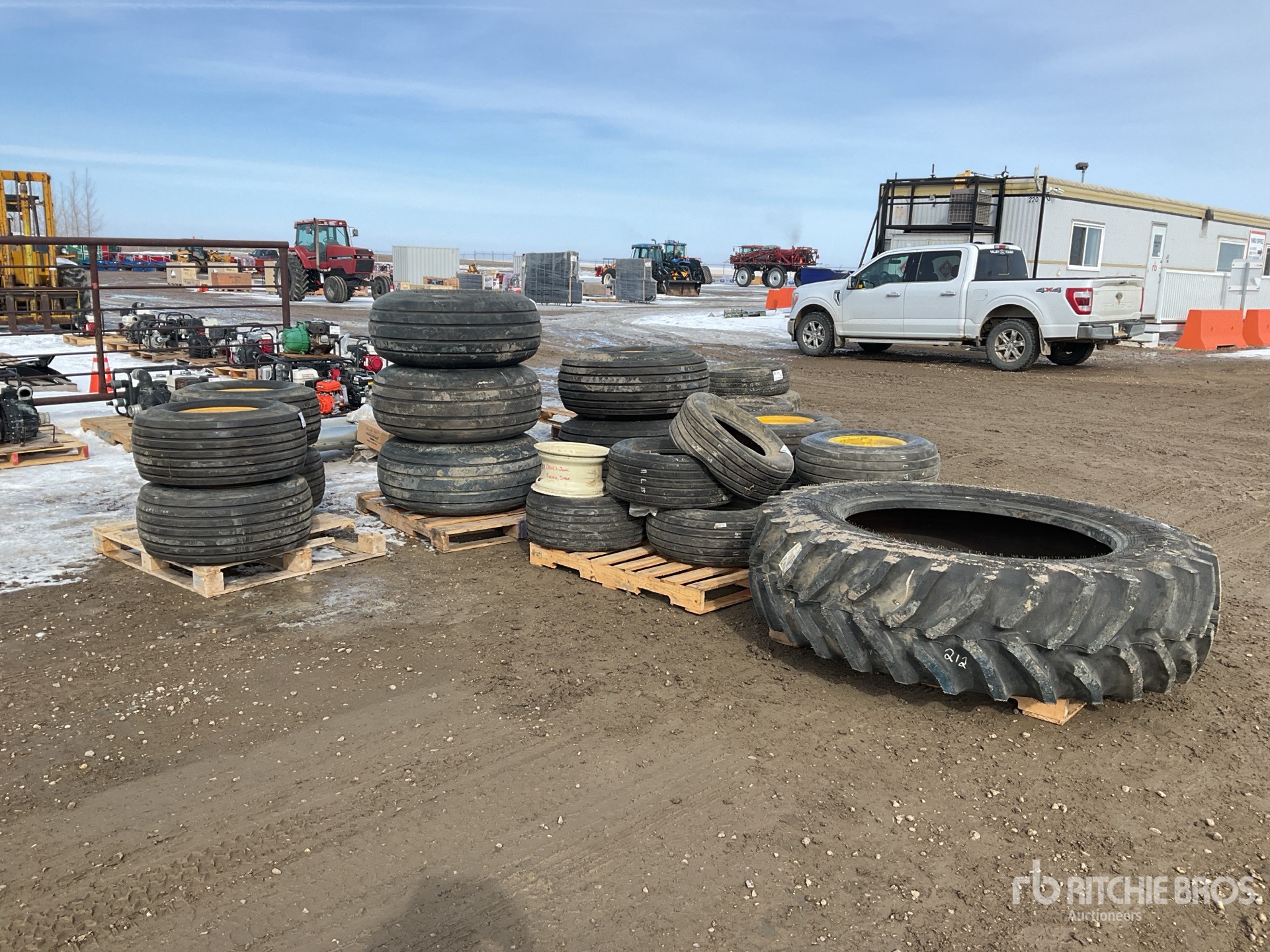 Aspect général with Image, coin arrière droit