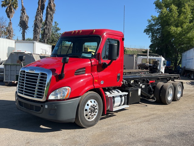 2019 Freightliner Cascadia 6x4 Roll-Off Truck 2019 Freightliner Cascadia 6x4 Roll-Off Truck