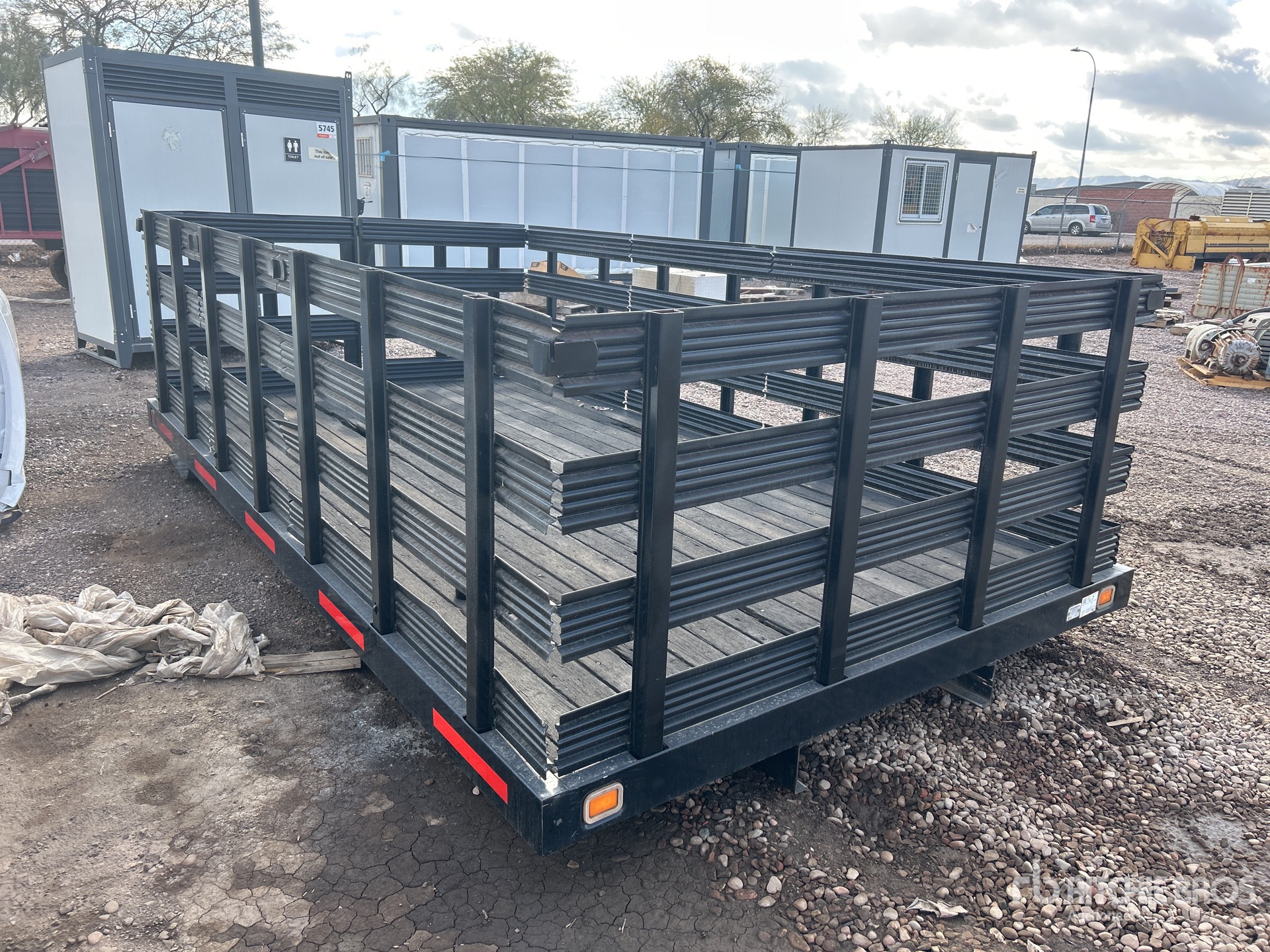 General Appearance with Image, coin avant droit