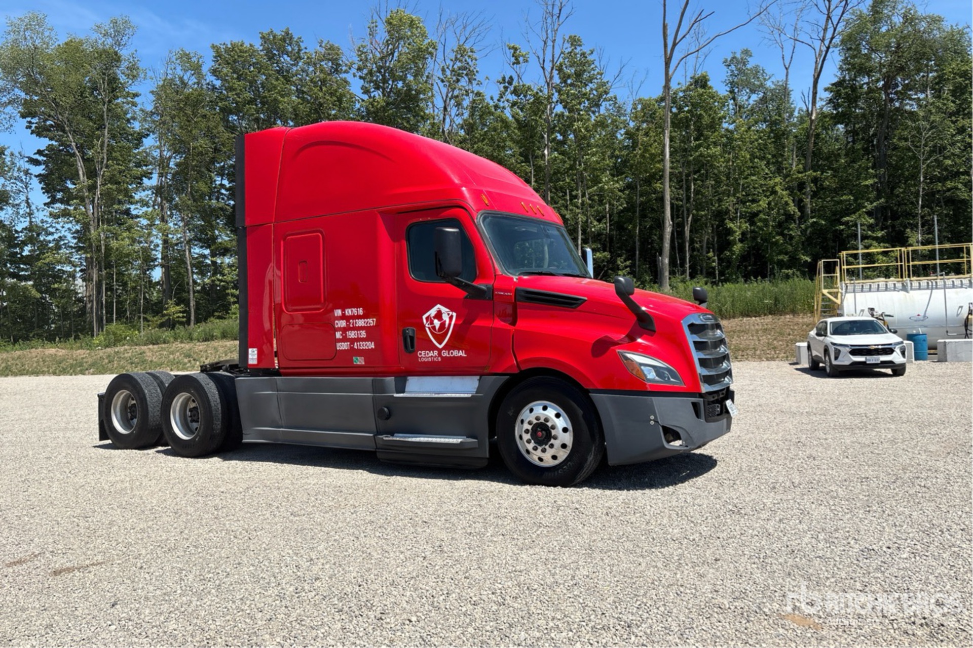 General Appearance with Image, coin avant droit