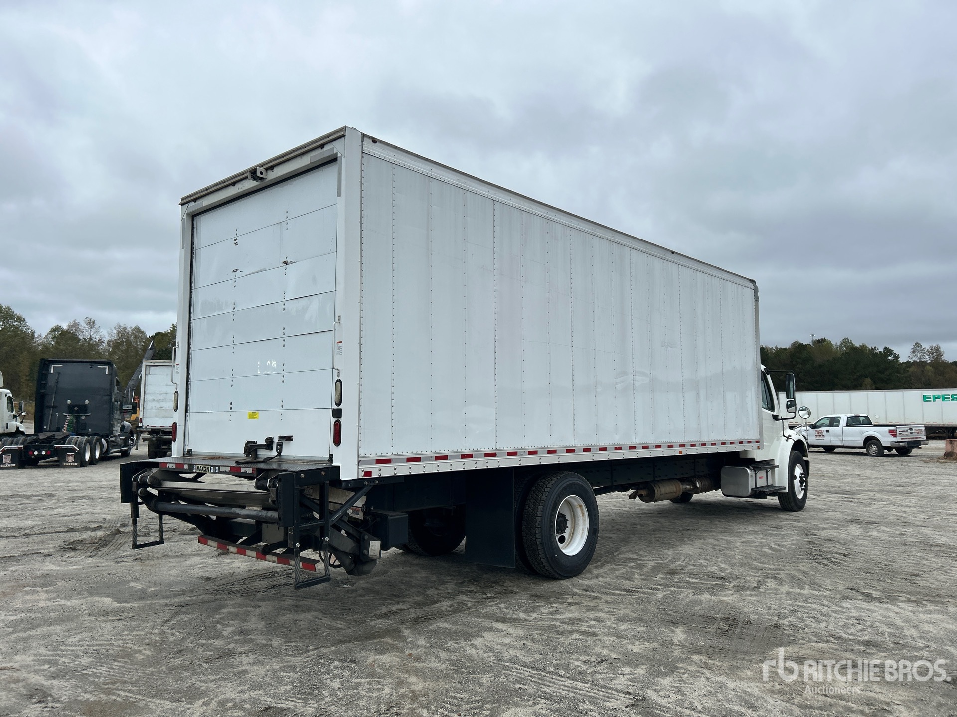 Aspect général with Image, coin arrière droit