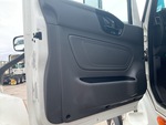 LN564874 - 2020 International LT625: Cab Doors