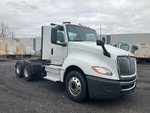 LN564874 - 2020 International LT625: Picture, Right Front Corner