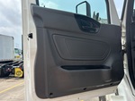 NN027404 - 2022 International LT625: Cab Doors