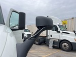 NN095147 - 2022 International LT625: Mirrors