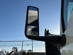 NN235845 - 2022 International LT625: Mirrors
