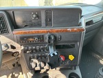 NN433572 - 2022 International LT625: Dash Components