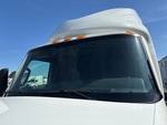 NN433572 - 2022 International LT625: Glass