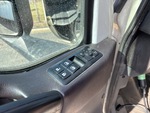 NN433572 - 2022 International LT625: Window Controls