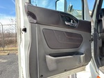 NN433572 - 2022 International LT625: Cab Doors