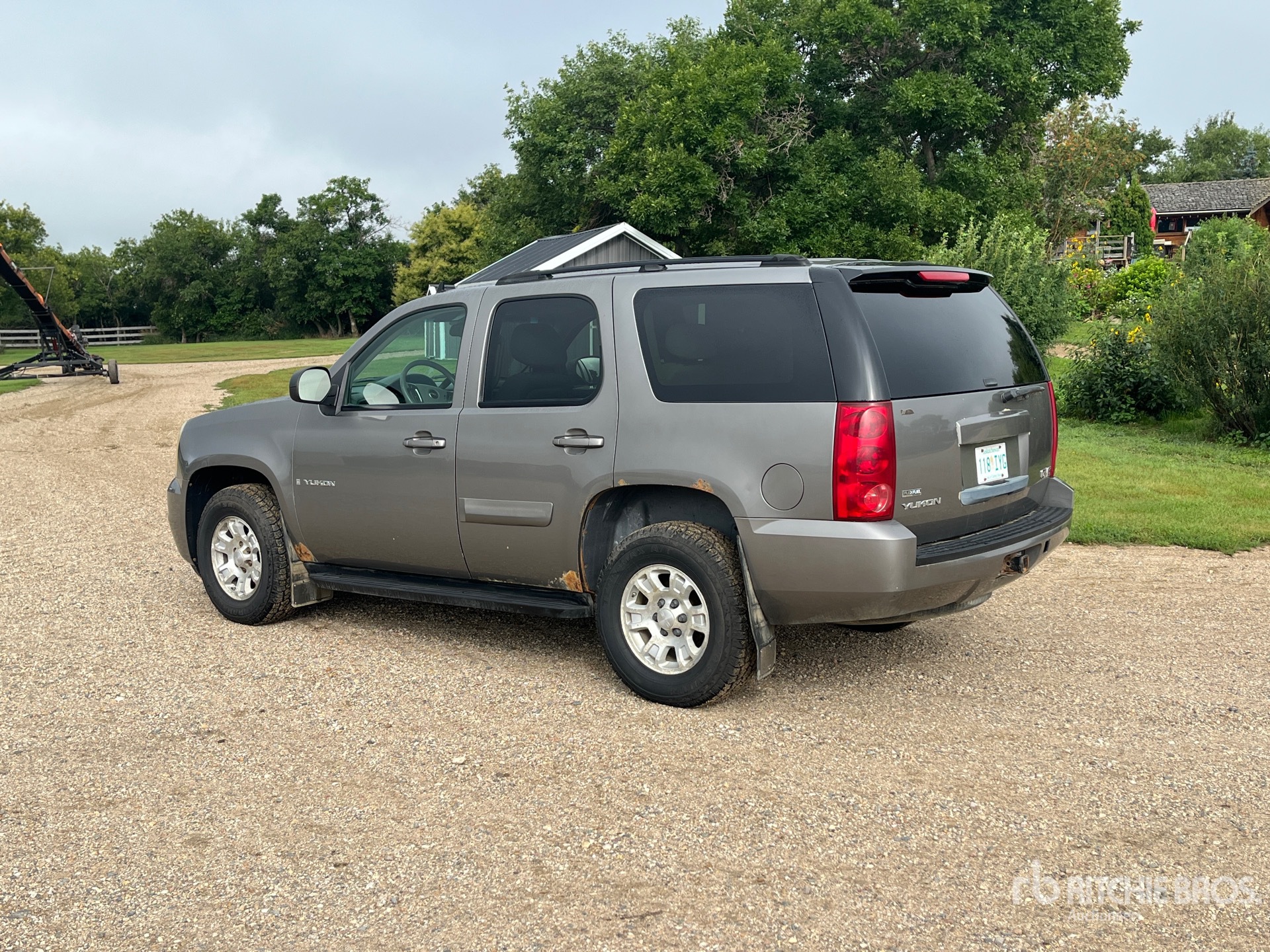 General Appearance with Picture, Left Rear Corner