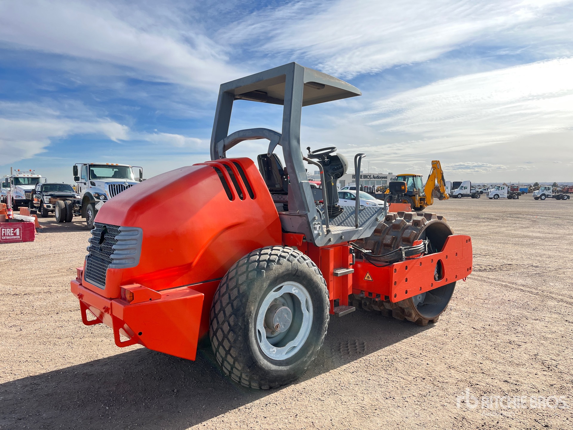 General Appearance with Imagen: esquina trasera derecha