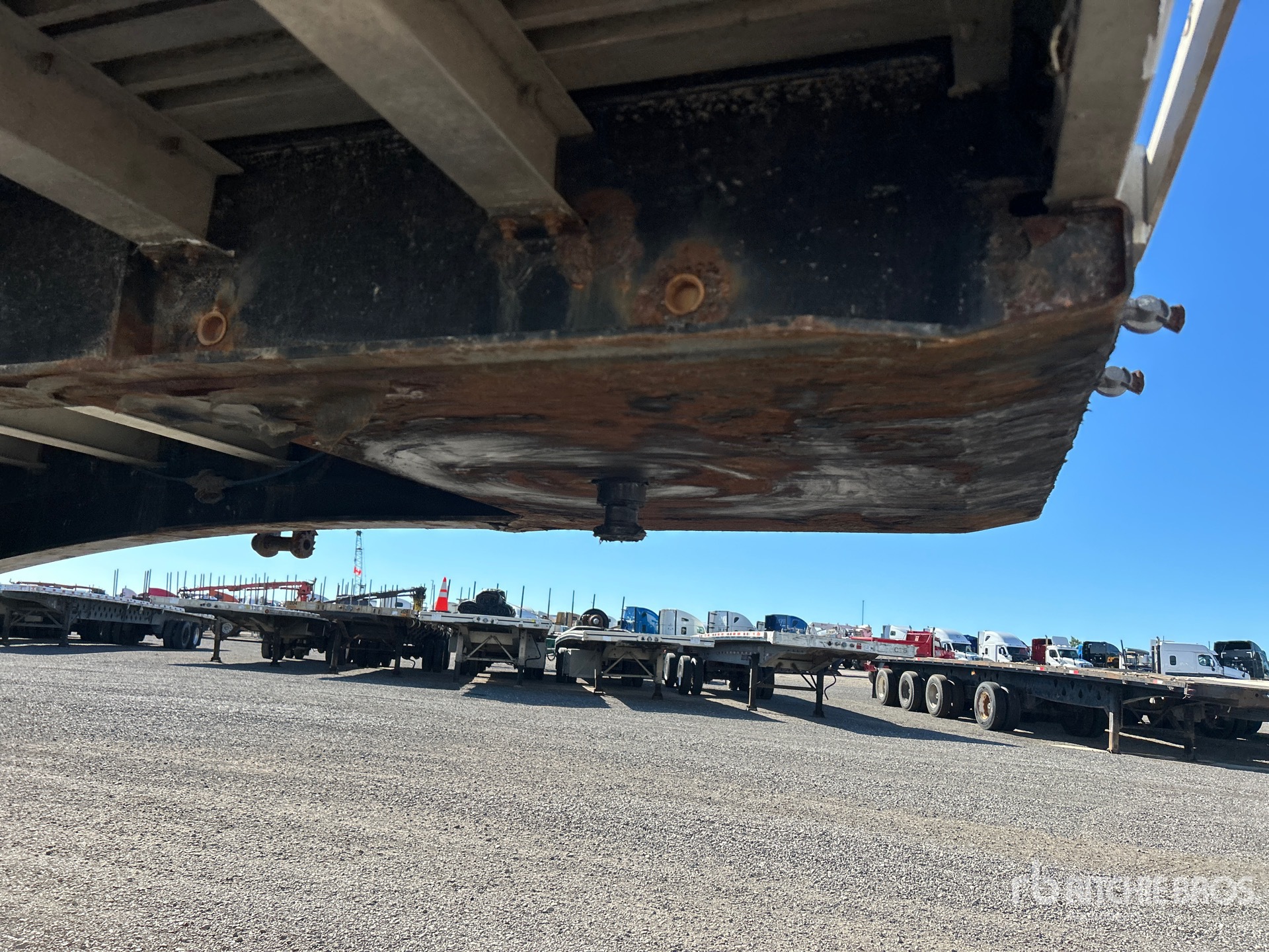 2016 Load King 48 ft T/A Spread Axle