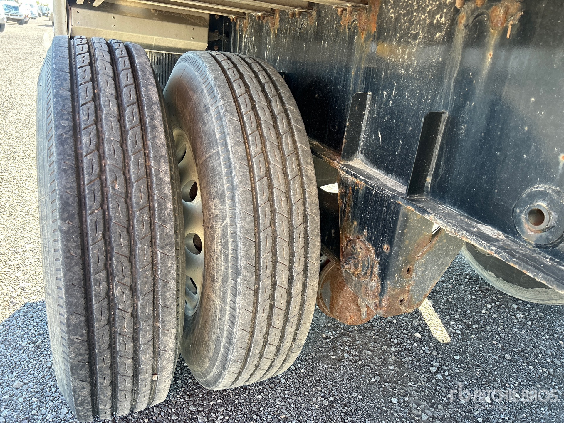 2016 Load King 48 ft T/A Spread Axle