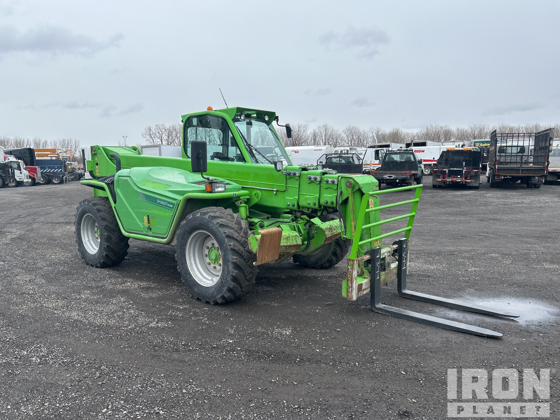 General Appearance with Picture, Right Front Corner