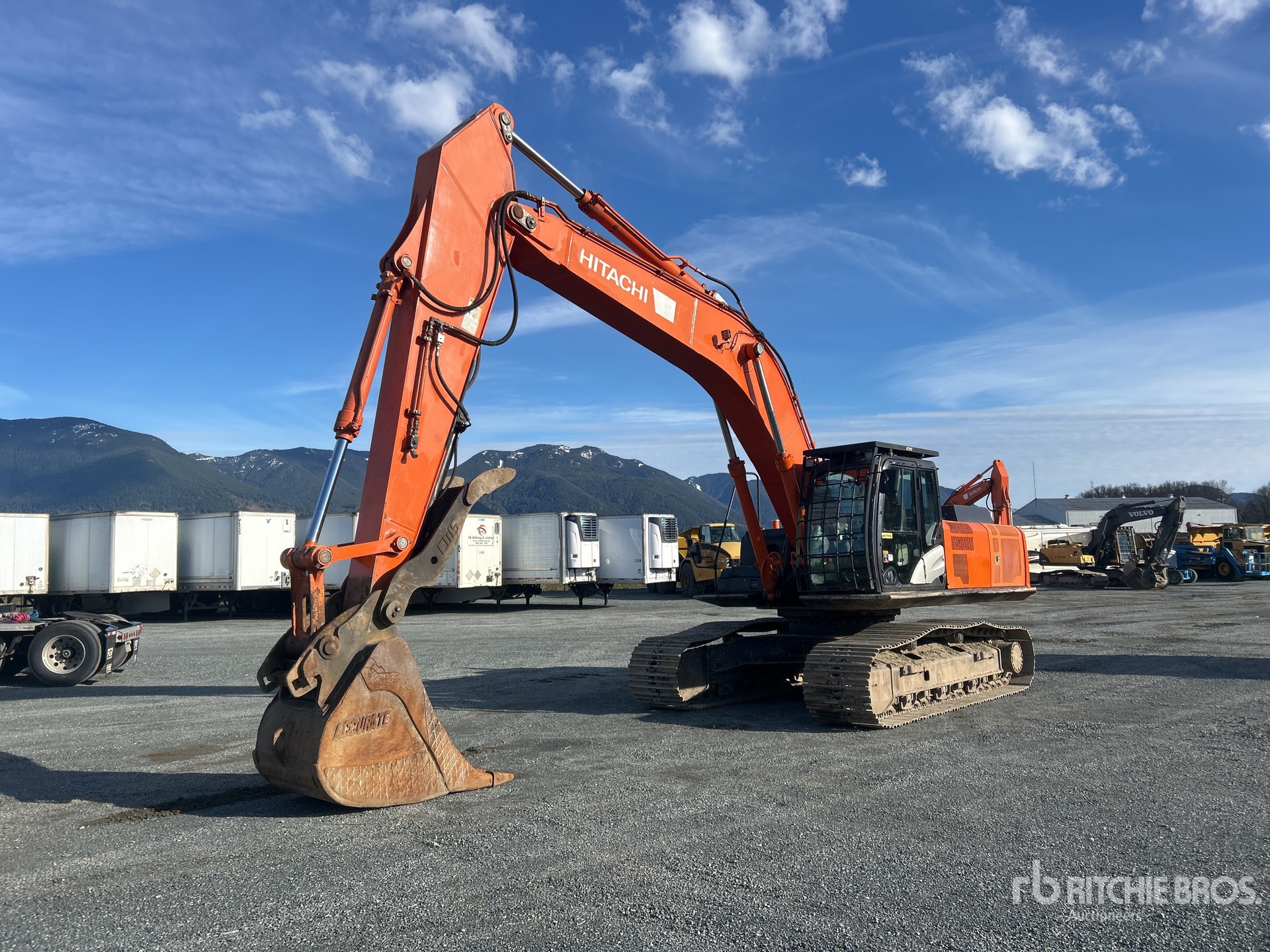 2015 Hitachi ZX350LC-5N Tracked Excavator | Ritchie Bros. Auctioneers