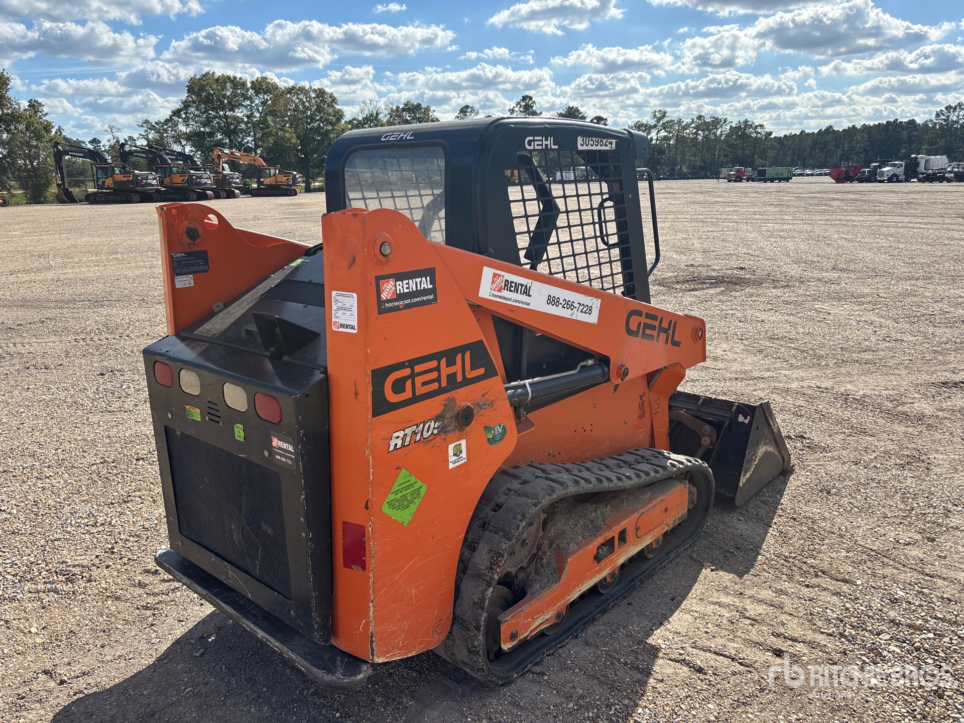 General Appearance with Foto, angolo anteriore sinistro