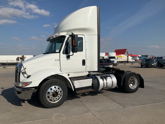 2017 International 8600 4x2 S/A Day Cab Truck Tractor