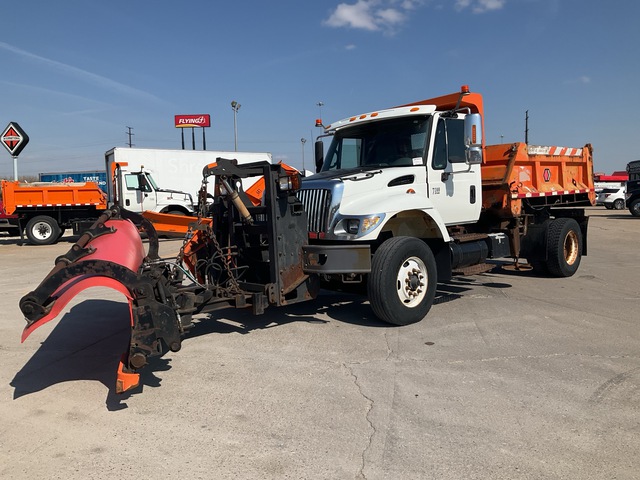 2003 International WorkStar 7300 4x2 Snow Plow Truck 2003 International WorkStar 7300 4x2 Snow Plow Truck