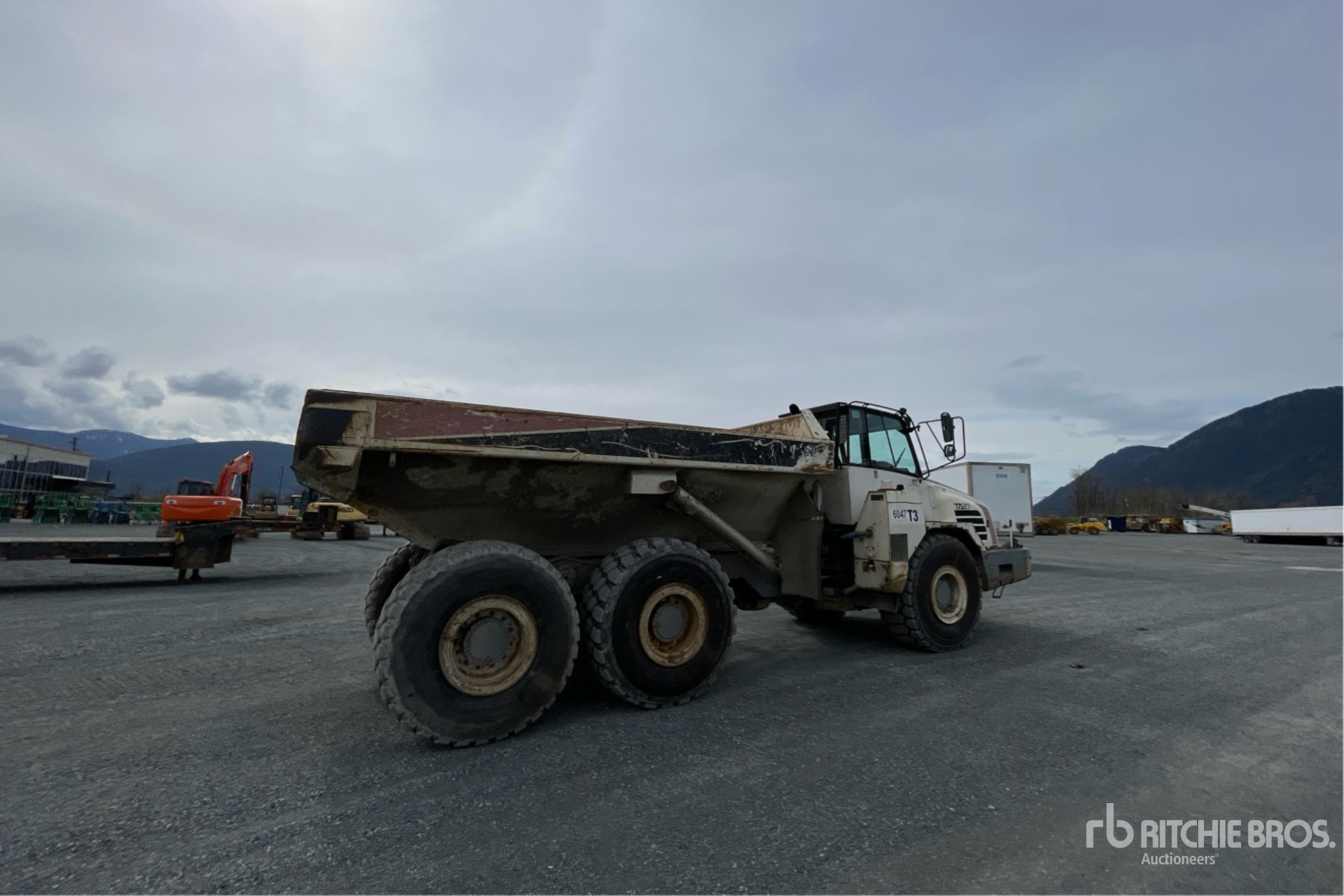 General Appearance with Picture, Right Rear Corner