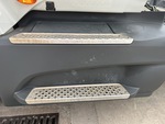 MN262999 - 2021 International LT625: Steps
