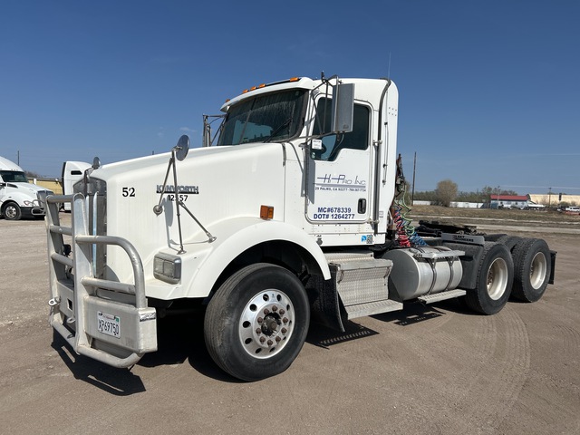 2006 Kenworth T800 6x4 T/A Day Cab Truck Tractor