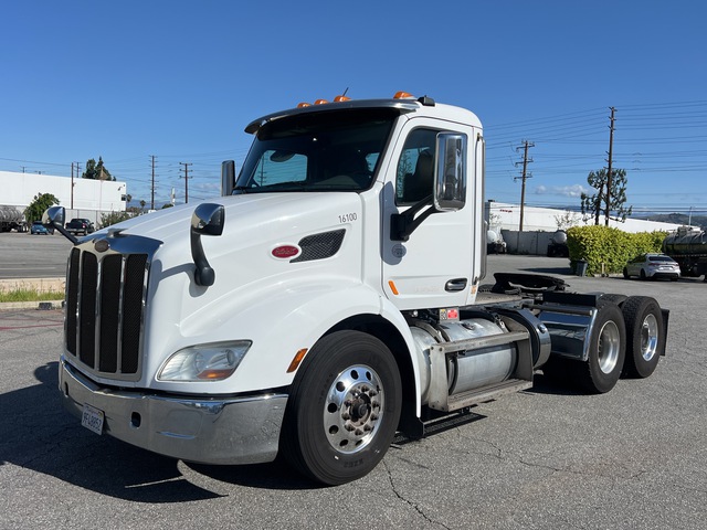2016 Peterbilt 579 6x4 T/A Day Cab Truck Tractor