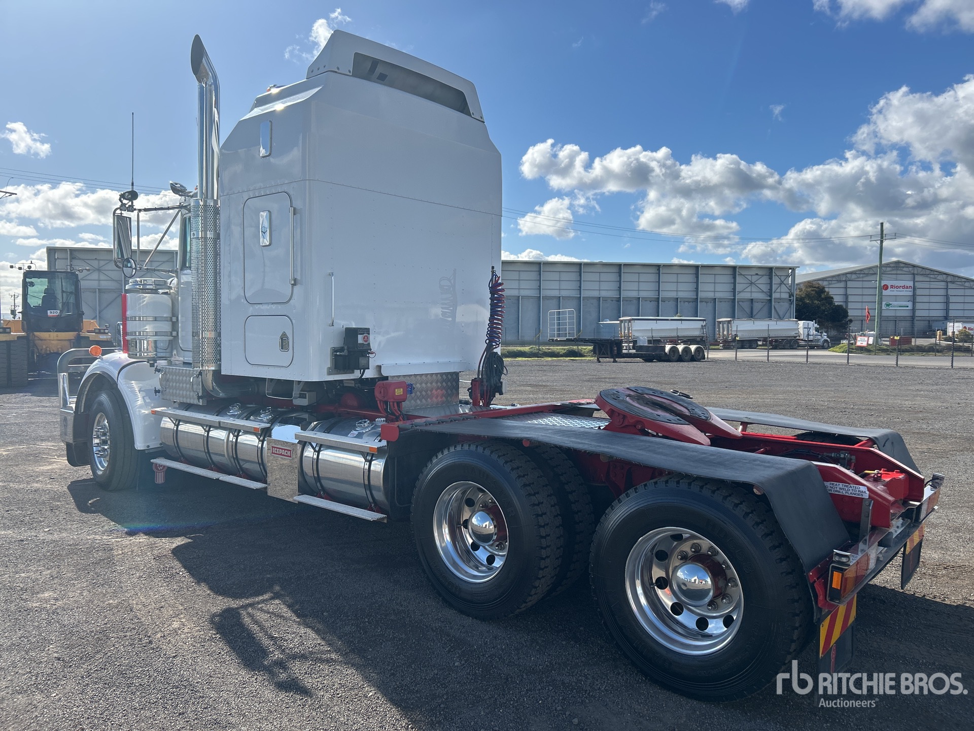General Appearance with Picture, Right Rear Corner