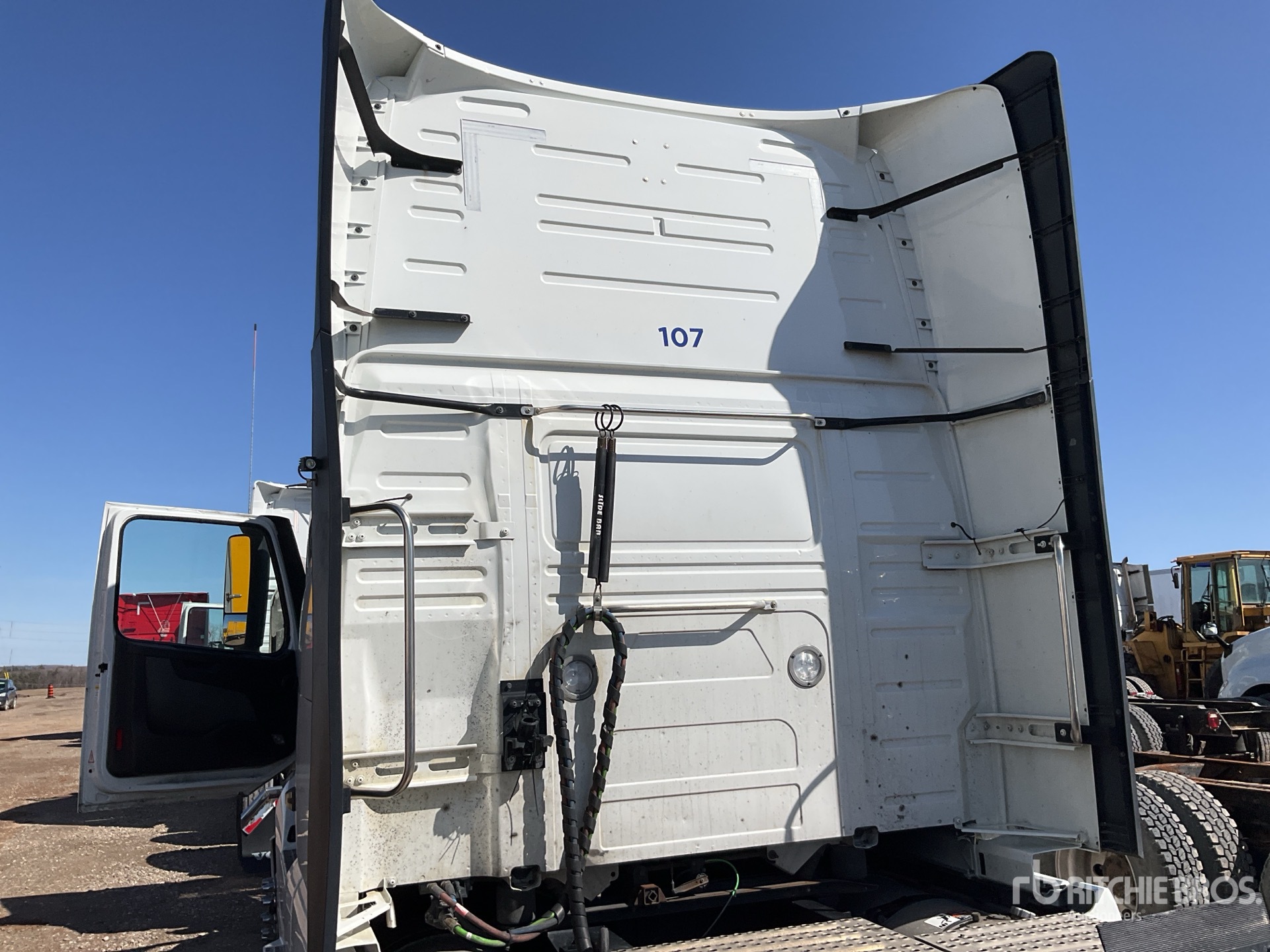 2022 Volvo VNL760