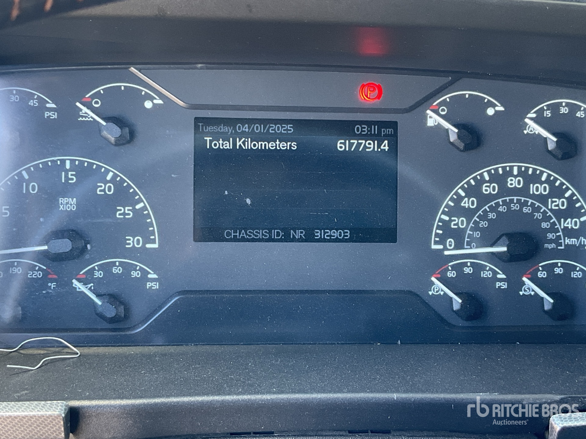 2022 Volvo VNL760