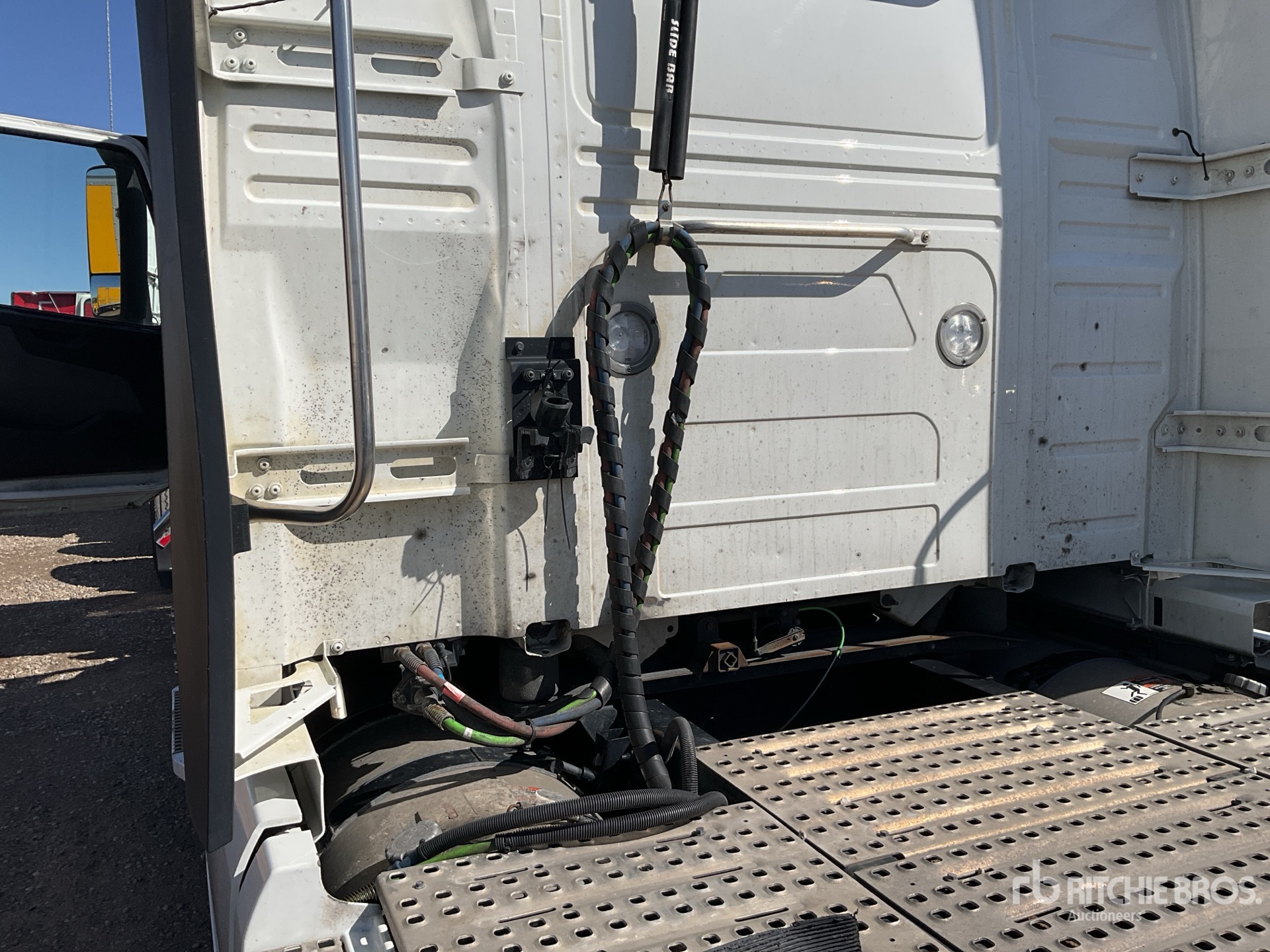 2022 Volvo VNL760