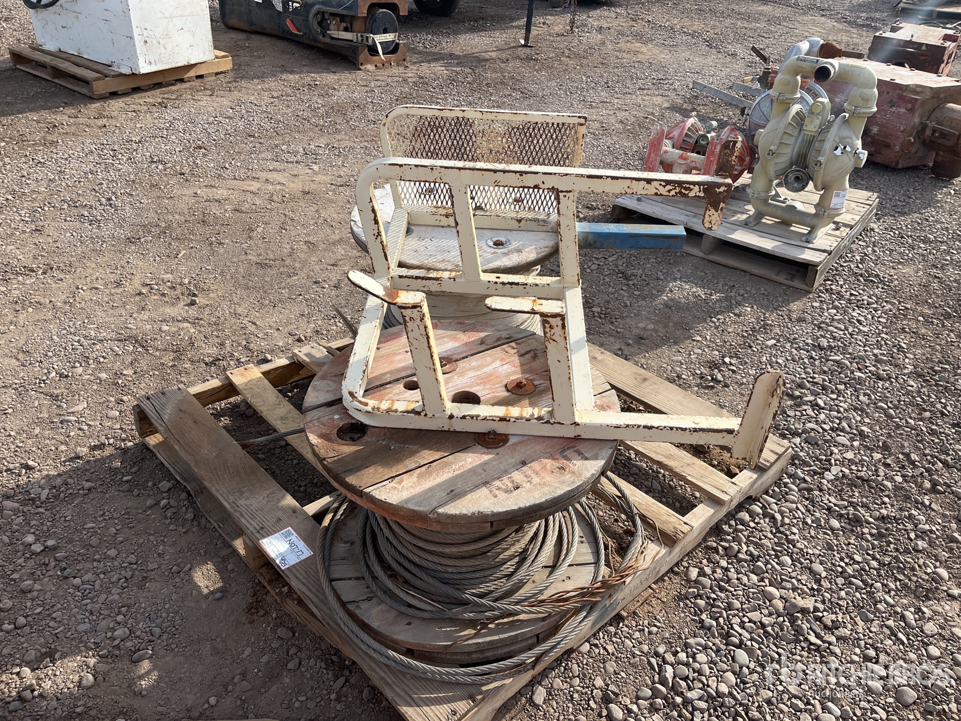 General Appearance with Foto, angolo anteriore sinistro