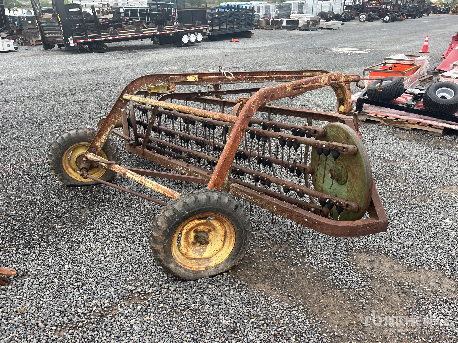 John Deere E0640 108 in Pin Hitch 2 Basket Hay Rake | Ritchie Bros ...