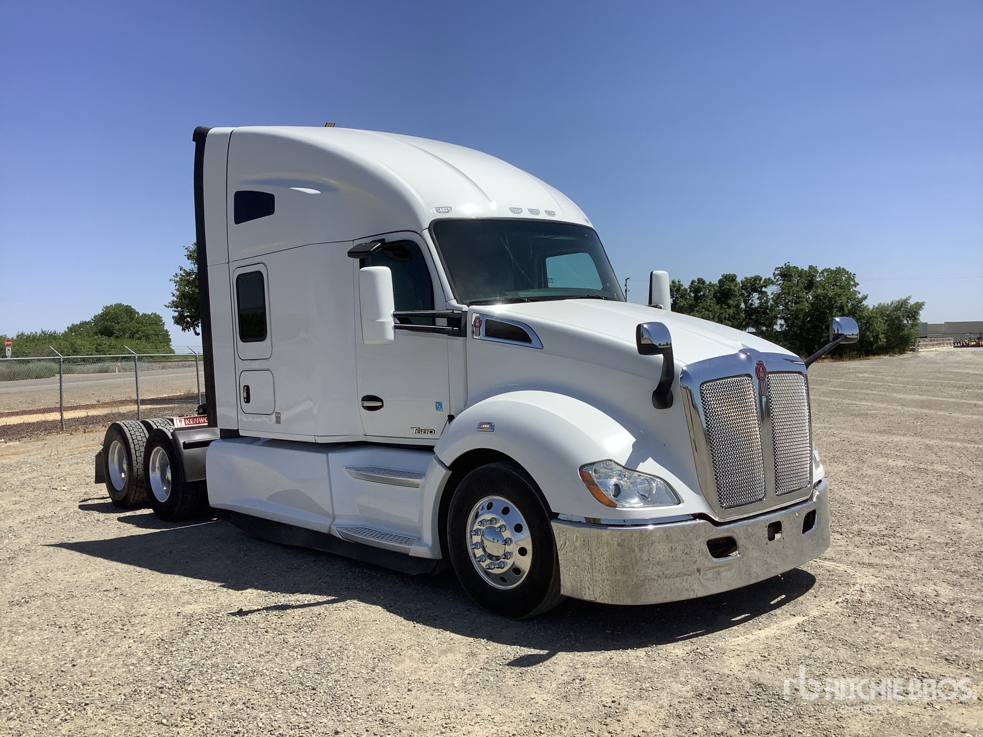 General Appearance with Picture, Right Front Corner