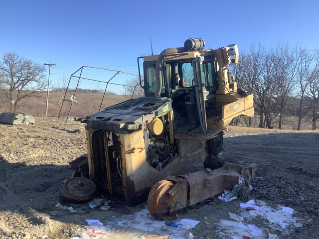 2007 Cat D6R Crawler Dozer (Inoperable) 2007 Cat D6R Crawler Dozer (Inoperable)
