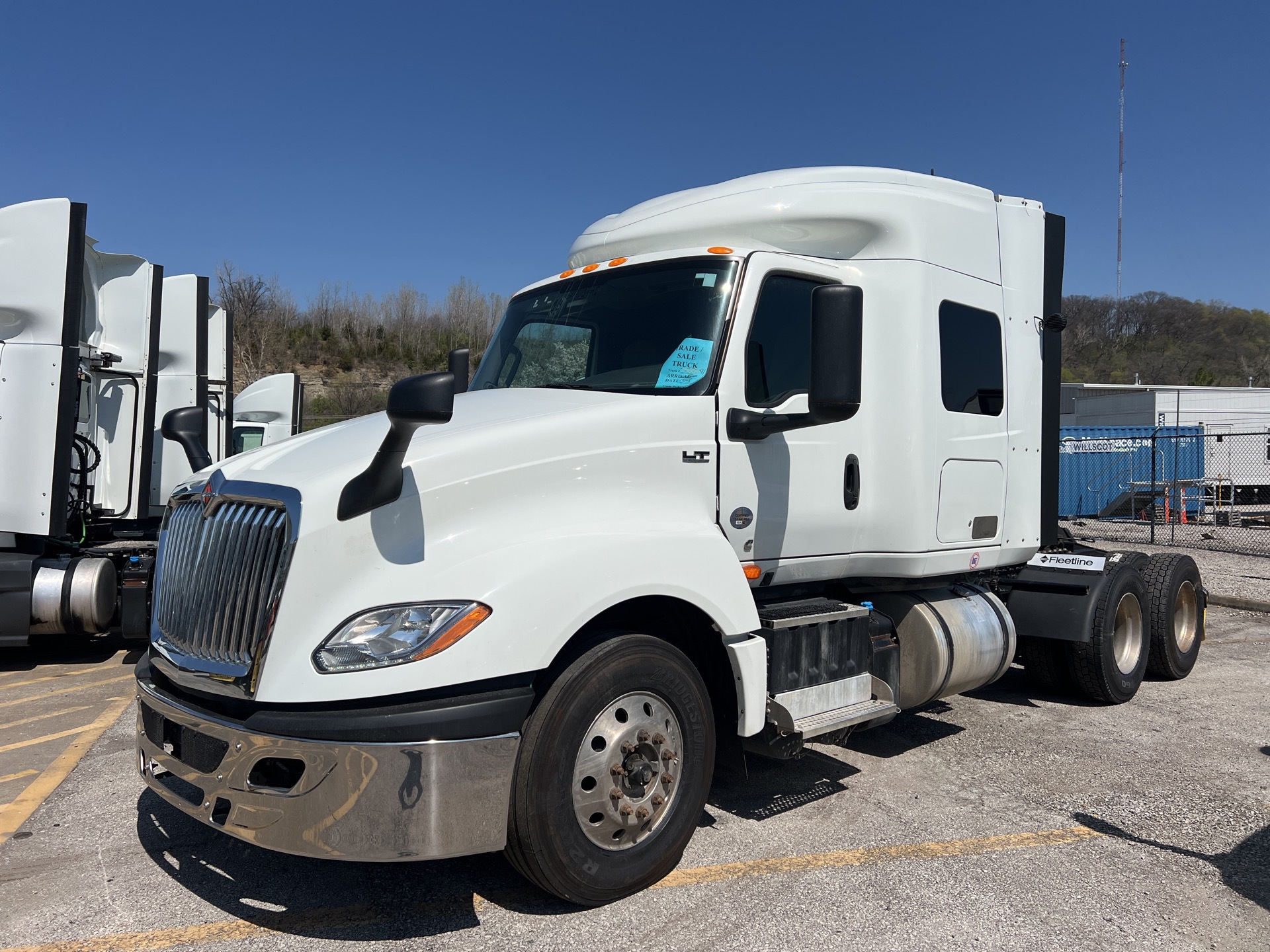 NN876576 - 2022 International LT625: Brochure Photo