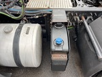 MN097123 - 2021 International LT625: DEF / AdBlue Tank