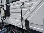MN097123 - 2021 International LT625: Grab Rails